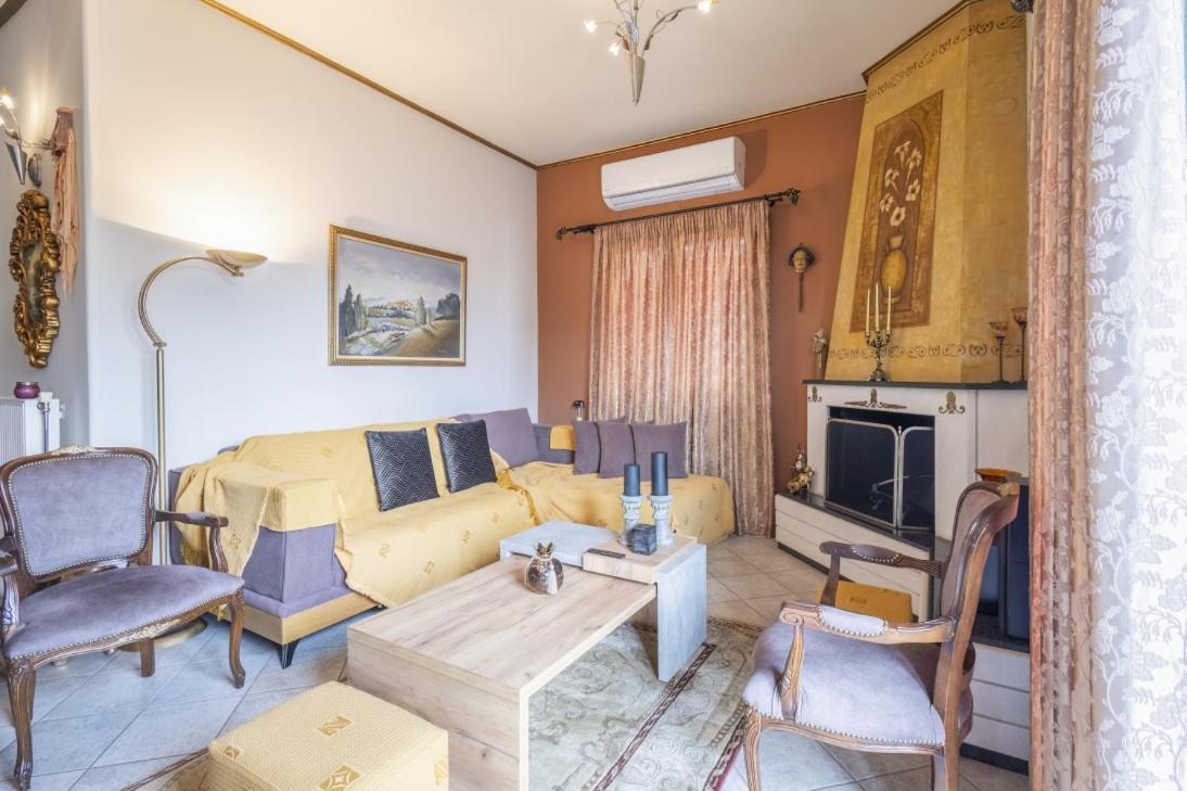 Vasilis Luxury Apartment Ioannina Buitenkant foto