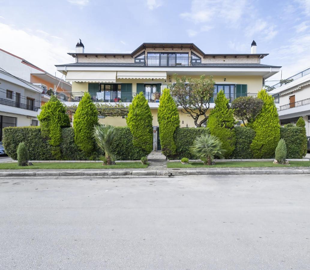 Vasilis Luxury Apartment Ioannina Buitenkant foto